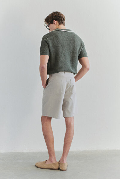 Trendyol Collection Khakifarbenes, strukturiertes Strick-T-Shirt mit Apash-Ausschnitt – TMNSS25PO00027