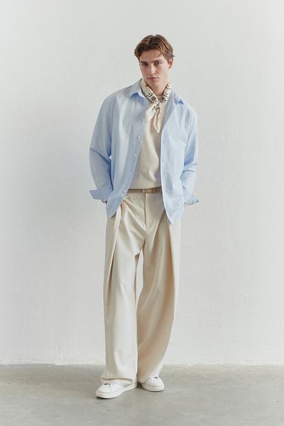 Trendyol Collection Limitovaná edice modré košile Regular Fit s výšivkou Tmnss25Go00041