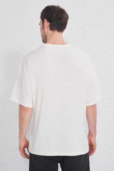 Trendyol Collection Ecru Black Oversize 2-in-Line εμπριμέ 100% βαμβακερό T-shirt