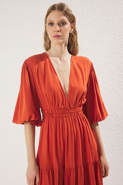 Trendyol Collection Flaches Maxi-Webkleid mit Fliesenmuster TWOSS25EL00776