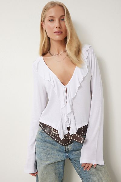 Happiness İstanbul Weiße saisonale Strickbluse mit Rüschen für Damen UB00346