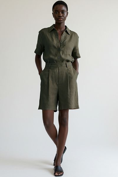 Trendyol Collection Khaki lniane spodenki i bermudy o regularnej długości TWOSS25SR00030