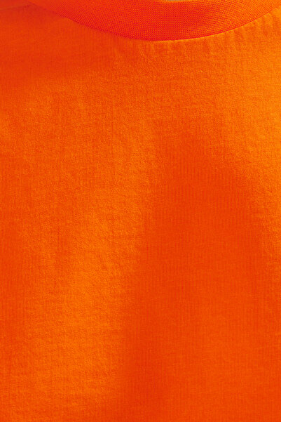 Trendyol Collection Premium Orange Relaxed/Fit Comfortable 100% Thick Cotton Crop Knitted T-Shirt Twoss23Ts00038