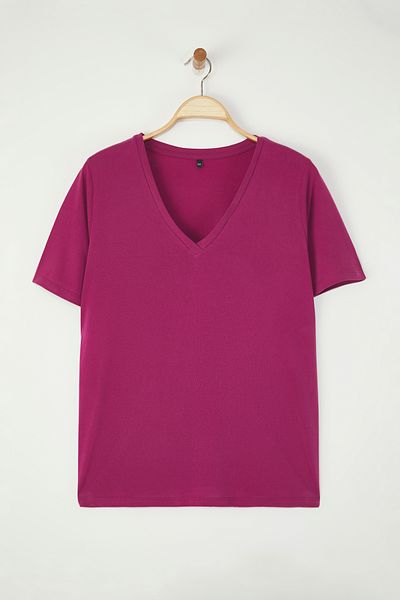 Trendyol Curve Dusty Rose Koszulka z dekoltem w serek z modalu z luźnym wzorem Plus Size TBBSS25BF00053