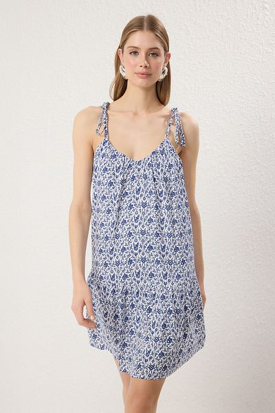 Trendyol Collection Rochie mini țesătă din viscoză cu tăietură largă cu imprimeu floral albastru TWOSS25EL00722