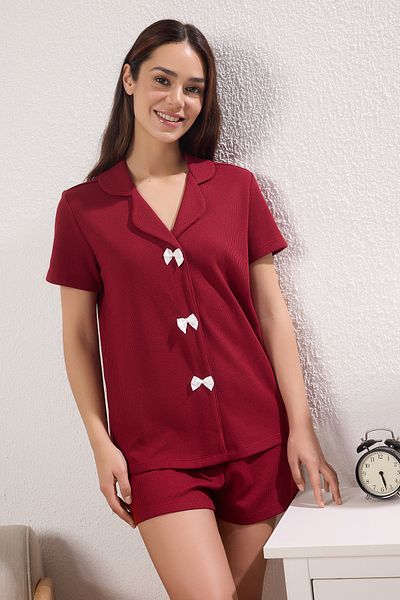 Trendyol Collection Gestricktes Pyjama-Set mit Shorts aus Waffelstoff mit burgunderrotem Band/Schleifen-Detail THMSS25PT00014