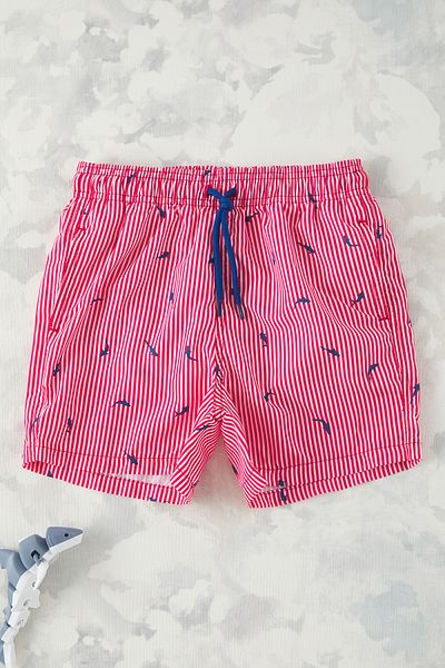 TRENDYOLKIDS شورت سباحة مطبوع باللون الأحمر للأولاد TKDSS25DS00000