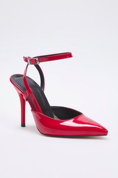 TRENDYOL SHOES Rote Damen-Klassiker-Schuhe mit Knöchelriemen und spitzer Zehenpartie TAKSS25TO00081