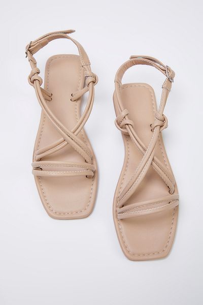 TRENDYOL SHOES Nackte Knöchelriemen-Sandalen mit dünnem Riemen für Damen TAKSS25SD00047