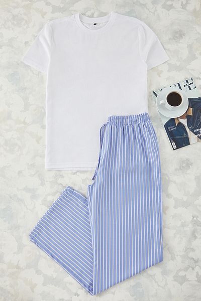 Trendyol Collection Ecru – Blaues Pyjama-Set mit normaler Passform, gestricktem Oberteil und gewebtem Unterteil TMNSS25PT00057