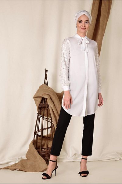 Alvina Three-Dimensed Flower Detail Tunic with Sleeves 4131