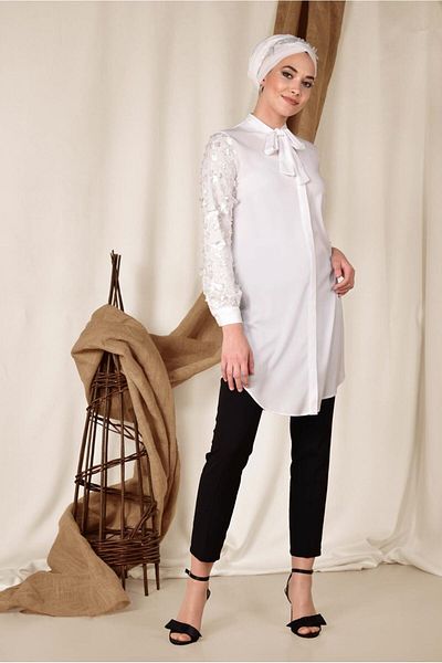Alvina Three-Dimensed Flower Detail Tunic with Sleeves 4131