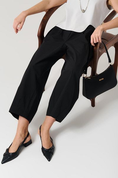ZYRAH Black Color Pleated Women's Crop Pants
