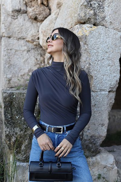 bytugcekaya Anthracite Μπλούζα Crop Top με κορδόνια ώμου