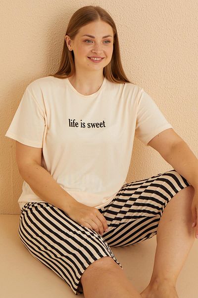 Pijamaevi Ecru Sweet gemustertes Bambus-Capri-Kurzarm-Oversize-Pyjama-Set