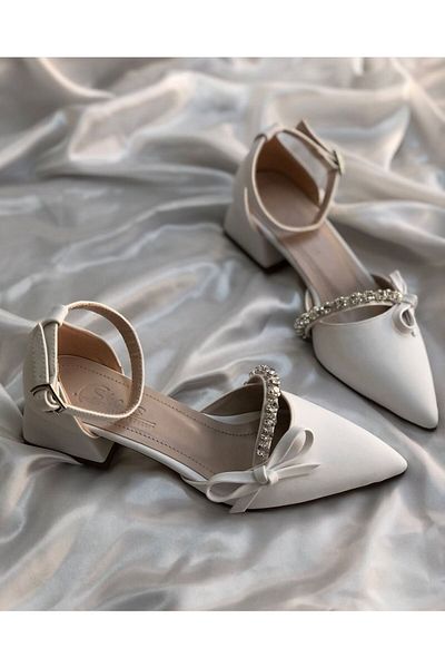ALNASER MODA Stone Bow Heeled Satin Shoes