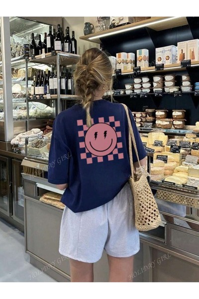 OVER HEAD تي شيرت نسائي كبير الحجم مطبوع عليه وجه مبتسم