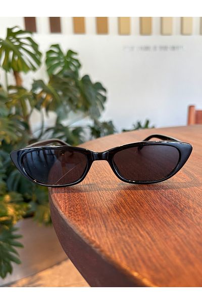 funeyes Aventino Black Slanted Cat Eye Tiny Slanted Trend Small Size Sunglasses