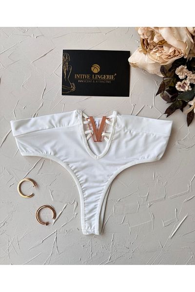 İntive Lingerie Passione Front V Accessorized Cut-Out Detailed Stretchy Thong (White/Red/Black)