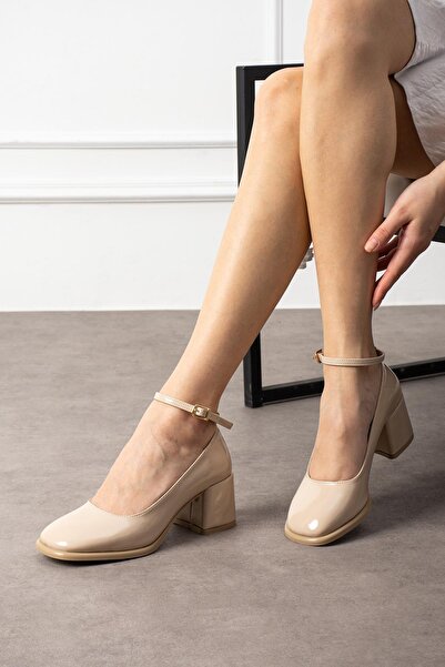 ShoeTek حذاء سونيا نسائي بكعب عالٍ وشريط للكاحل مصنوع من الجلد السميك