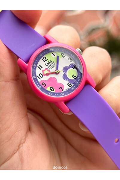 Q&Q 10 Atm, 2 Years Warranty, Purple Silicone Cord Girl's Wristwatch Suitable for Pool and Sea Use