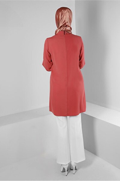 Alvina SPANISH ARM TUNIC WITH FLOWER ACCESSORY 43503