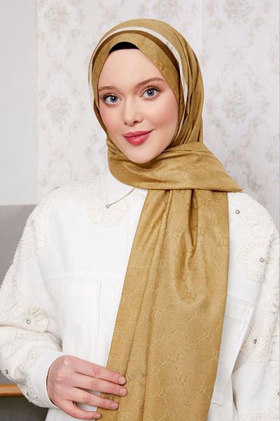 Levidor شال مونوغرام باللون الأخضر الزيتي