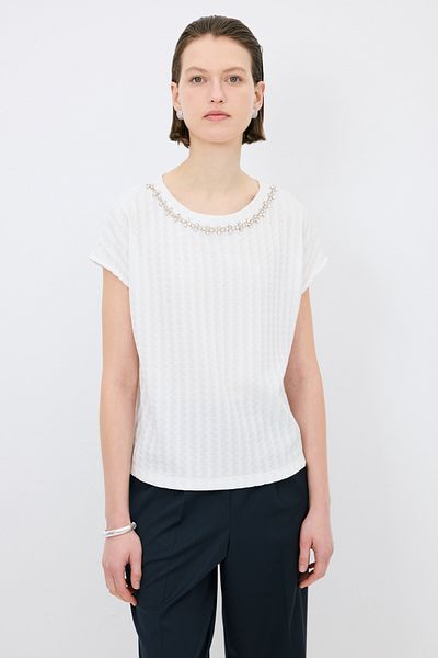 adL Blouse with Stone Detail on the Collar