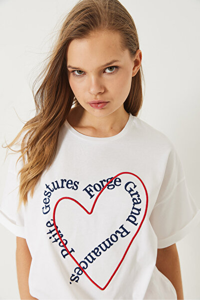 Bianco Lucci Γυναικείο μπλουζάκι με κέντημα καρδιάς κεντημένο oversize 6009 60283086