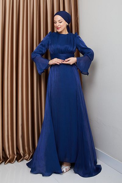 Olcay Silk Hijab Abendkleid mit Cape-Rock – Yoryo K. INDIGO 1235