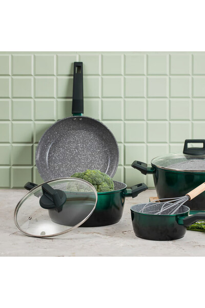 Ambition Pot with lid 20cm, 2.3L, Qualum Ceramic Stone Edition coating, Ombre Green