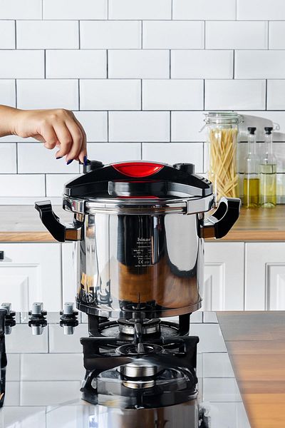 Hisar Monaco Joy Black Pressure Cooker 6 Lt