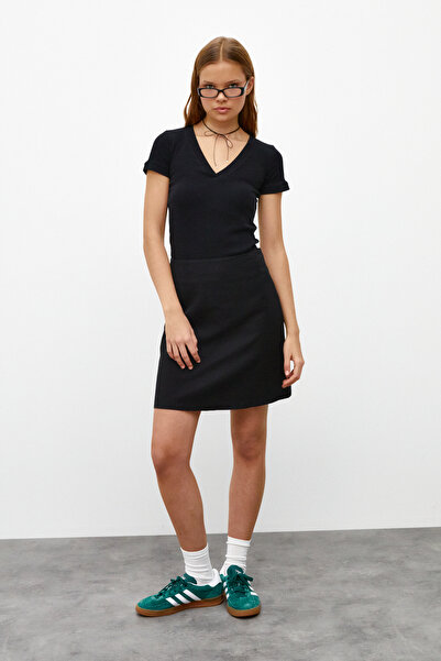 urban focus V neck t-shirt