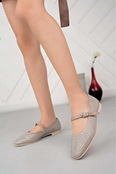 Butik Katia Bej Beyaz Taşlı Toka Detaylı Kadın Günlük Şık Rahat Babet