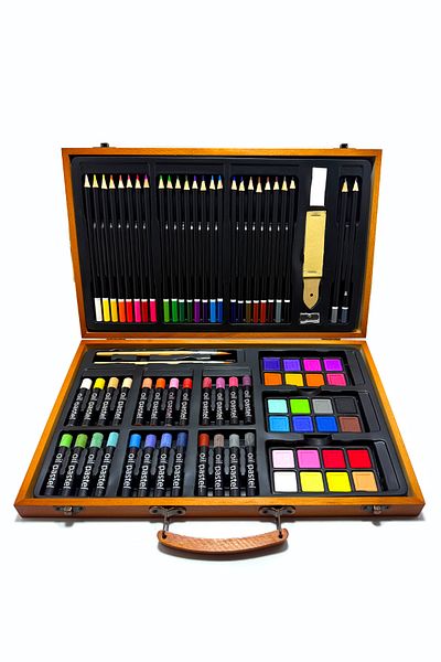 valletta Monza 80's Wooden Drawing and Painting Starter Set with Carrying Bag