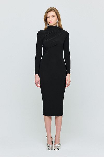 Rays Rochie neagră model 3686 cu detaliu cu șnur în talie