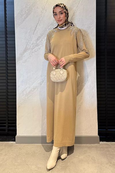 julude Μπεζ Πέτρα Κεντημένο Πλεκτό Φόρεμα Hijab