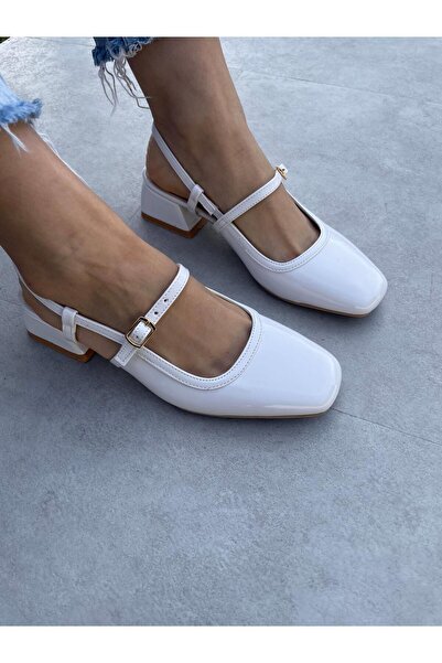 Elvinin Tarzı Denisa Beyaz Rugan Renk Babet