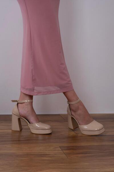 sovrana Closed Front Slit Platform Heeled Shoes Skin Patent Leather