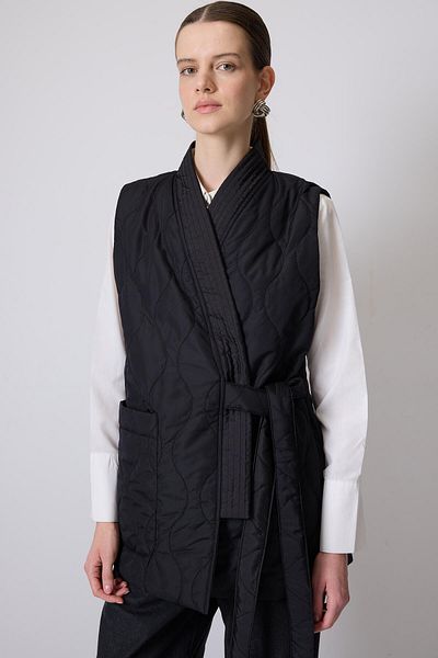 Touché Privé Yandan Tie-Up Quilted Vest