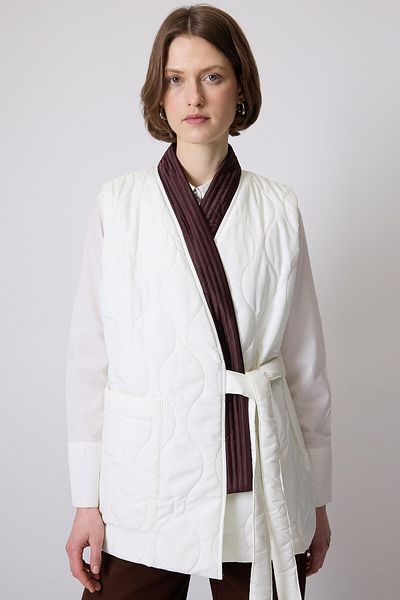 Touché Privé Yandan Tie-Up Quilted Vest