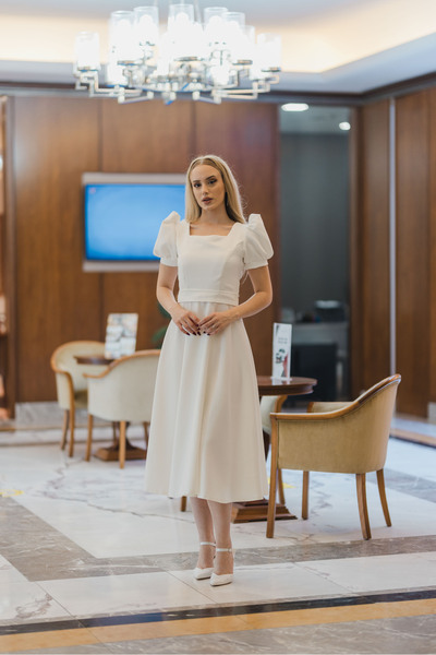 ASLIHANGÜNER Kadın Beyaz Kare Yaka Puff Kol Midi Amara Elbise