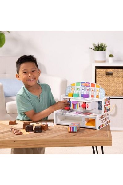 Melissa & Doug Dřevěná hrací sada Továrna na čokoládu