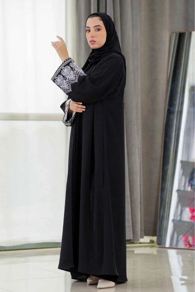 Zahya Abaya Soft abaya with elegant decorations on the sleeves