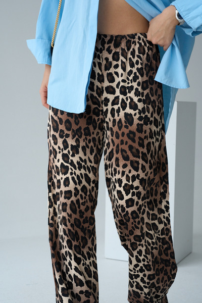 LOOSH Kadın Camel Leopar Desenli Geniş Kesim Uzun Saten Pantolon