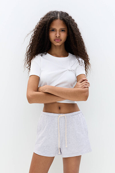 Pull & Bear Kontrast bağcıklı spor bermuda şort