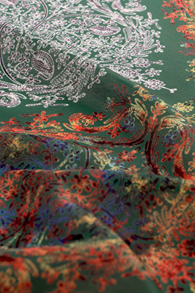 Bursa İpek Μαλακό σάλι με σκούρο πράσινο έθνικ σχέδιο