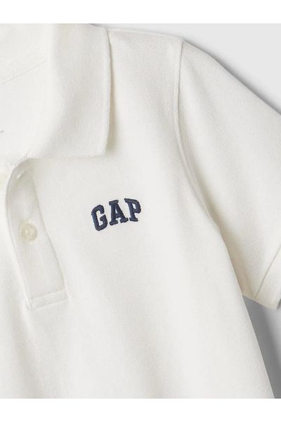 GAP تي شيرت رجالي بياقة بولو وشعار Gap باللون الكريمي