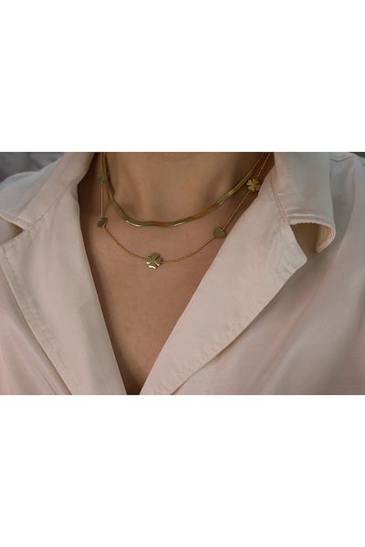Mia Clover and Heart Detailed Italian Chain Gold Color Steel Necklace