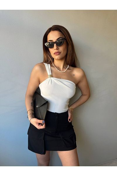 Laressi One Shoulder Buckle Bluz